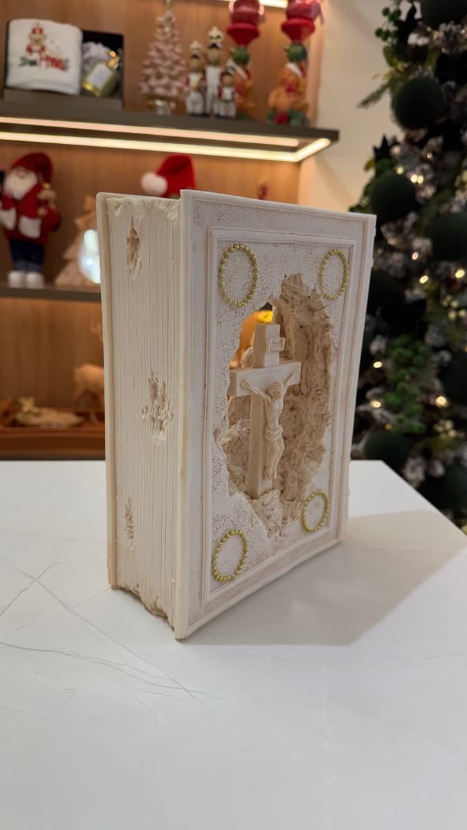 Livro Crucifixo com Efeito Rocha – 24 × 18 cm — imagem 2