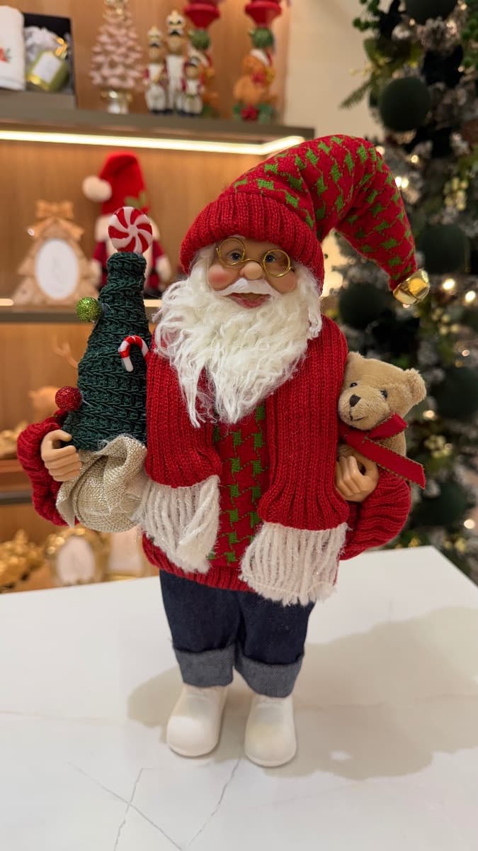 Papai Noel Decorativo com Árvore e Ursinho – 38 cm — imagem 2
