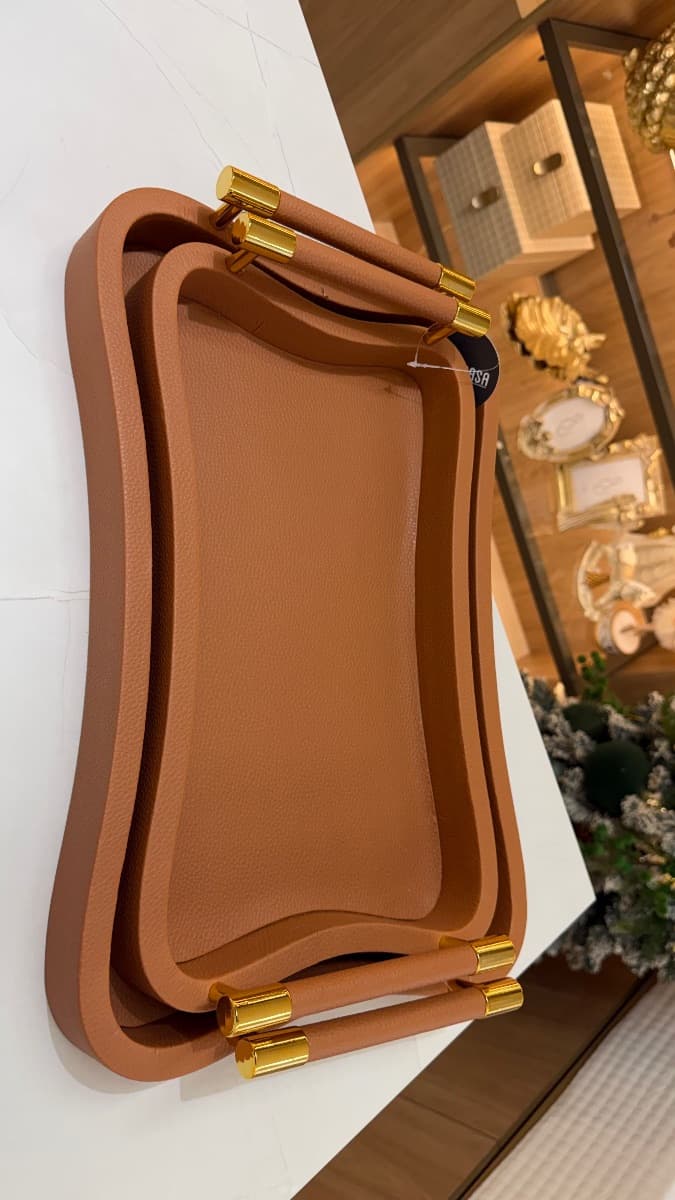 Kit de Bandejas Decorativas Caramelo com Detalhes Dourados – 2 Peças — imagem 3