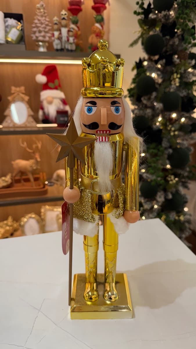 Quebra-Nozes Decorativo Dourado – 38 cm — imagem 2