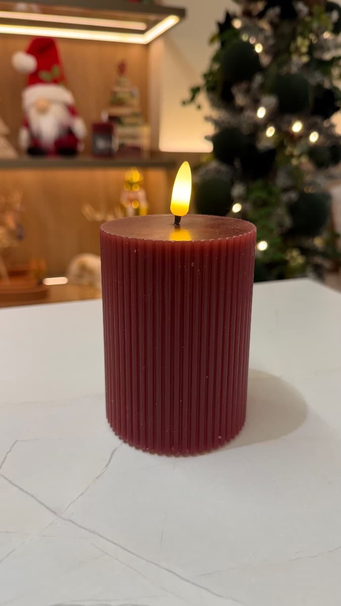 Vela Decorativa LED com Efeito Chama – Vermelha