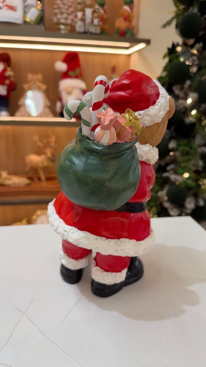 Urso Decorativo Natalino com Saco de Presentes — imagem 3