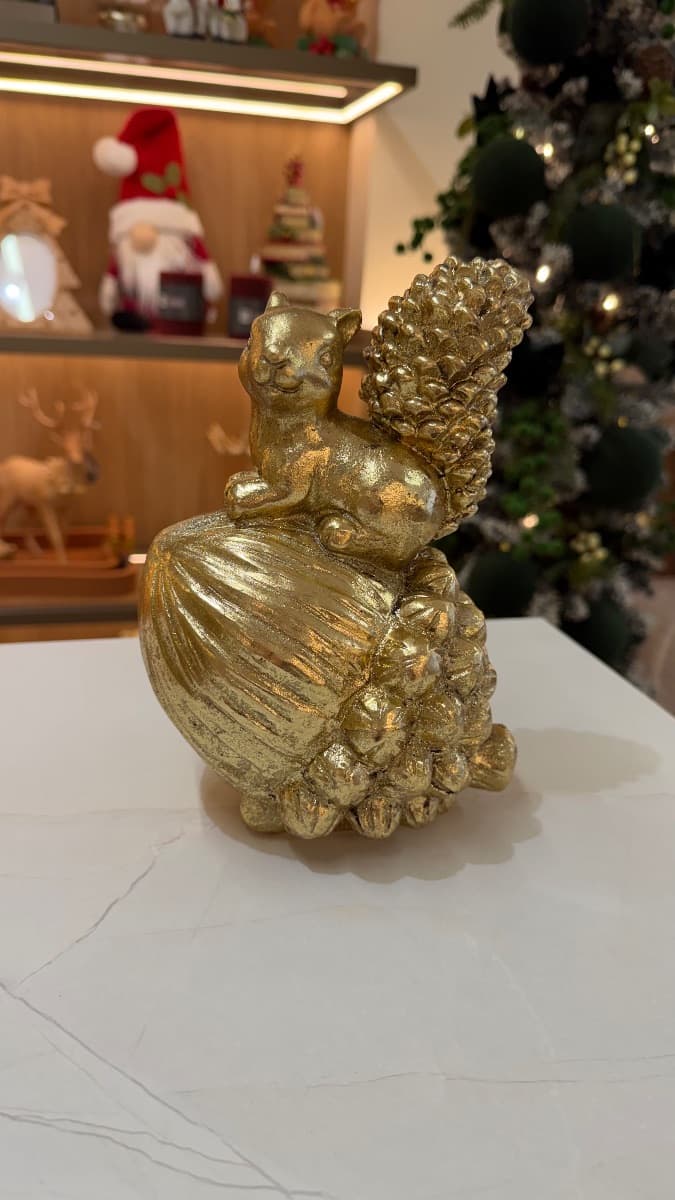 Esquilos Decorativos Dourados — imagem 3