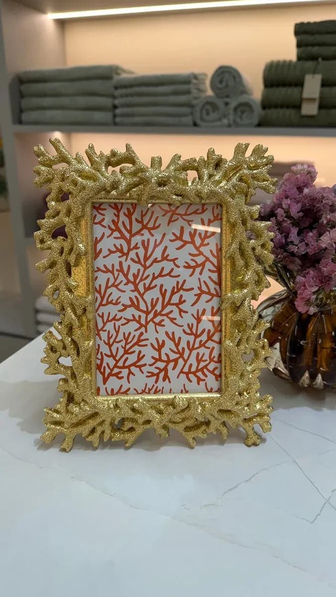Porta-Retrato Coral Dourado em Poliresina