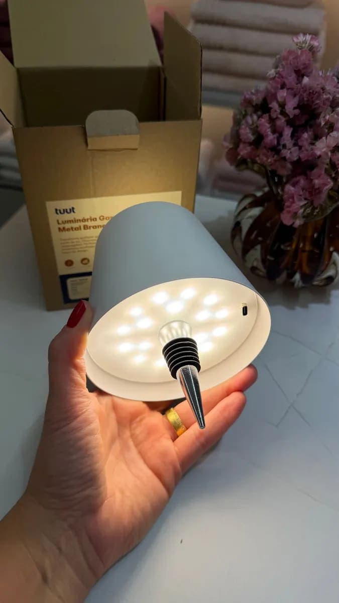Luminária Garrafa LED Recarregável – Metal Branco