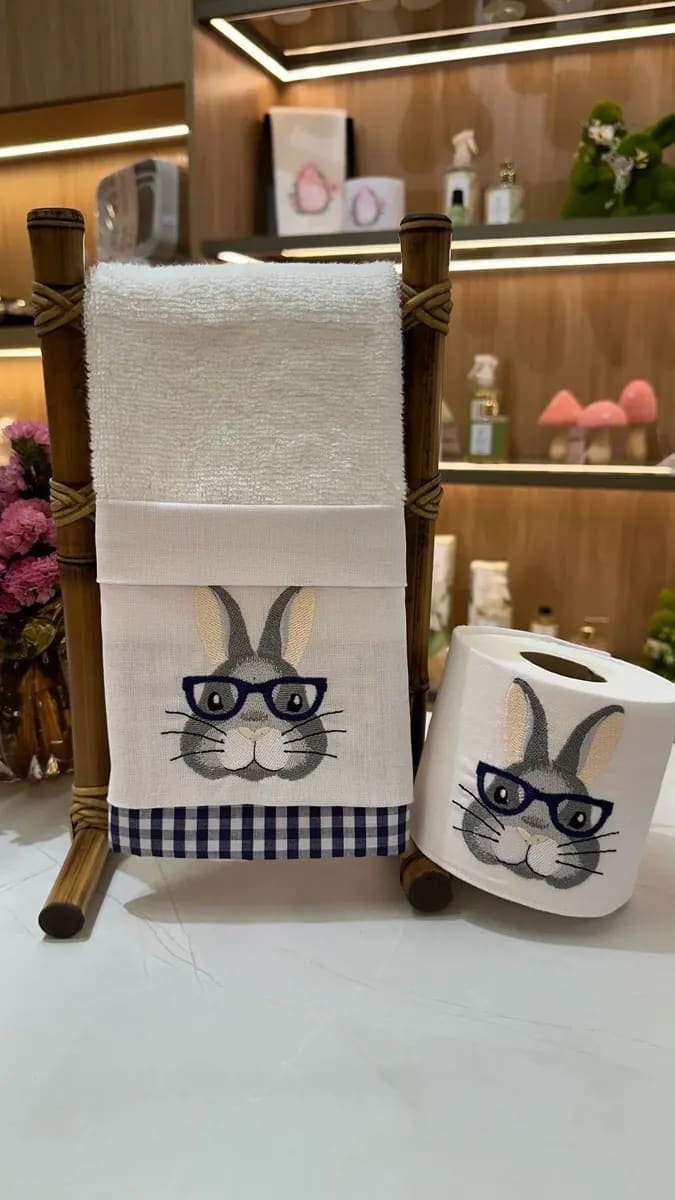 Toalha Lavabo e Porta Papel Higiênico - Coelho de Óculos