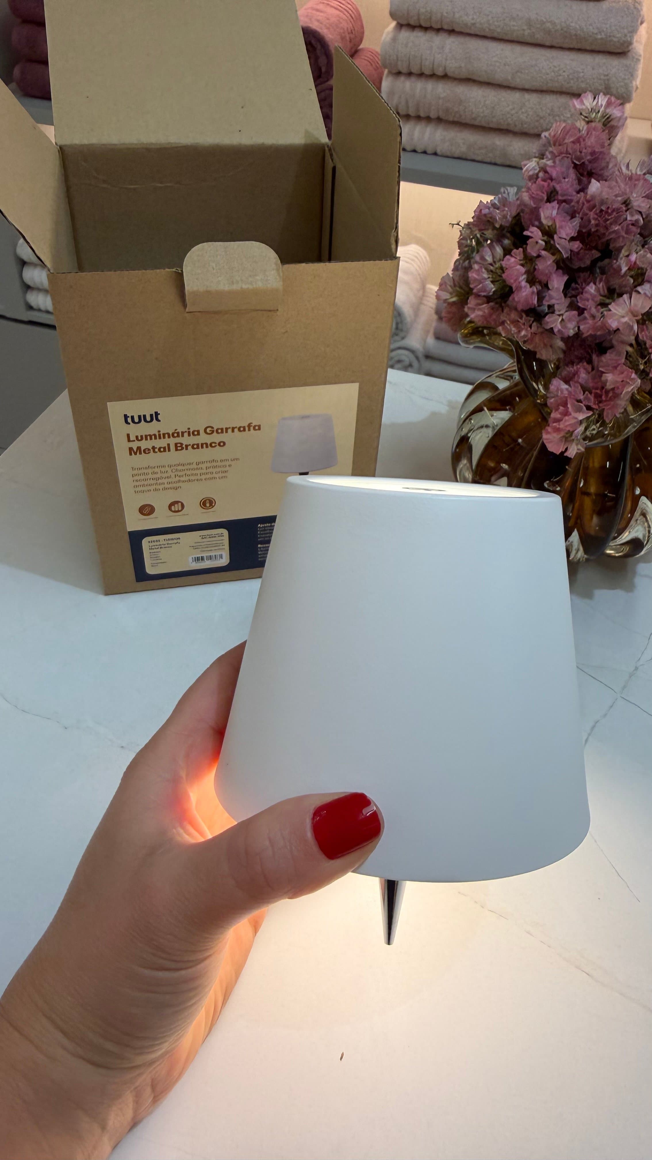 Luminária Garrafa LED Recarregável – Metal Branco — imagem 2